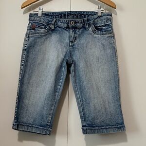 Foxy Jeans Light Wash Mid Rise Frayed Bottom Bermuda Denim Shorts Size 11(30/31)